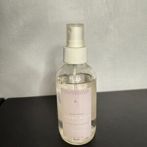 The Lifestyle Co Quartz Infused Reset Mist Body Face Primer Spray 4 Ounce New